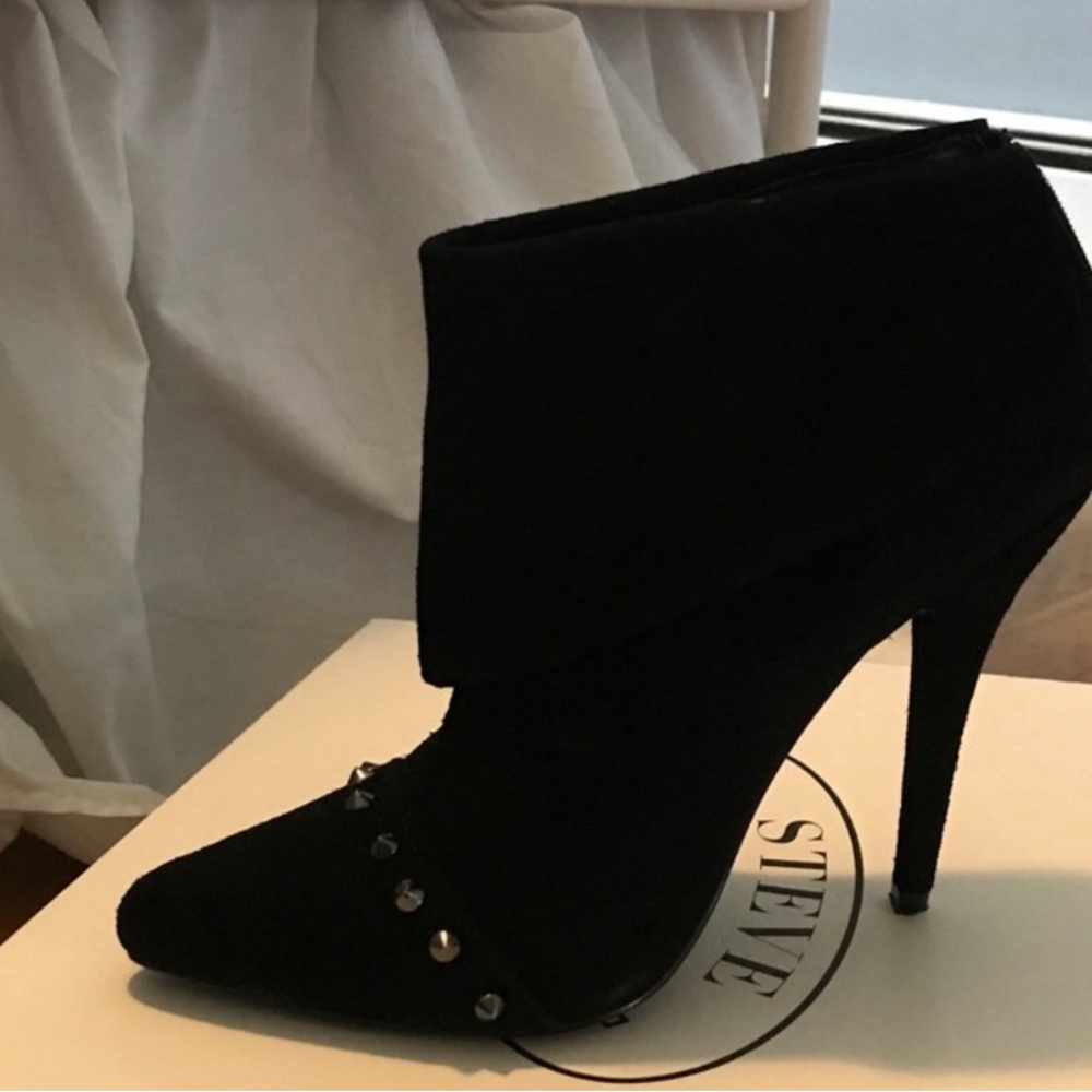 Steve Madden Black Suede Booties - Size 7